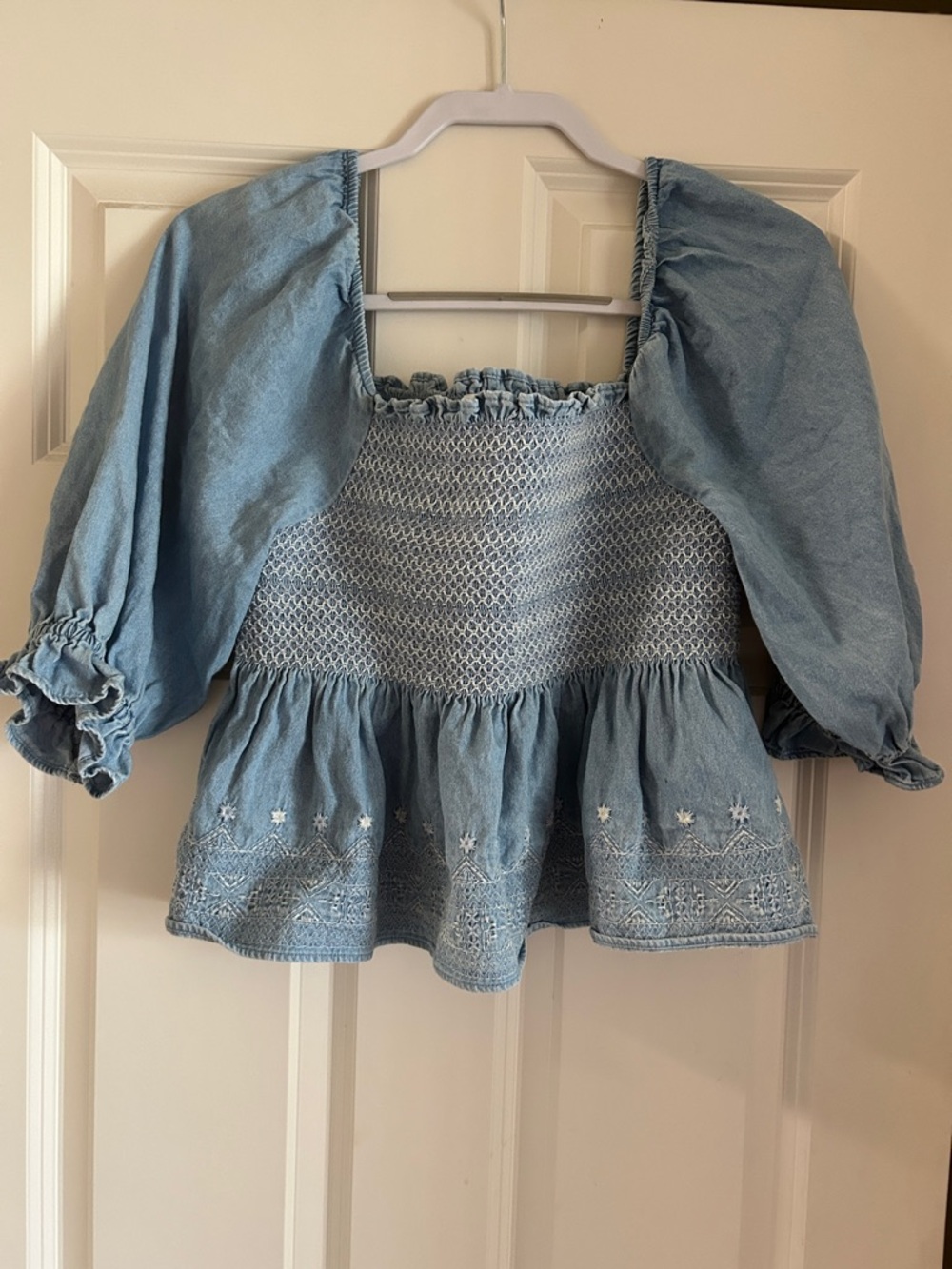 *closet clean out * American Eagle denim Blouse size M